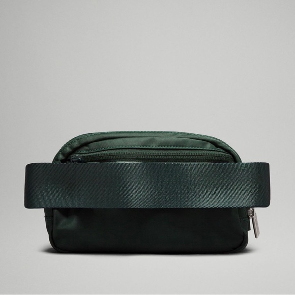 NWT LULULEMON EVERYWHERE BELT BAG LEGACY GREEN - Picture 3 of 10
